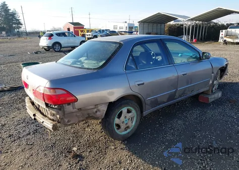 2000 Honda Accord 2.3 Ex from USA, damaged, VIN 1HGCG5550YA112119